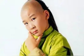 儿时是童星多次上春晚，和刘亦菲演过对手戏，如今他30岁像个大叔图片