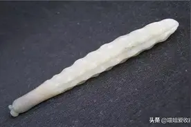 男子拿祖传古董玉黄瓜送女友做礼物，专家鉴定后女子欣喜若狂图片