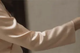 顾佳为了儿子，贷款买下外滩3000万豪宅，普通人30岁能买得起吗？图片