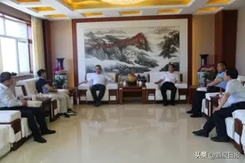 兰铁集团兰州金轮实业有限责任公司与酒泉万象建材有限责任公司成功签约图片