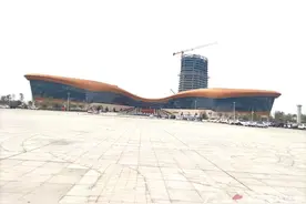 新疆游客集散中心试运营 将打造乌昌城市群门户型地标图片