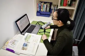 三亚一老师冒雨在巷子里蹭网直播上课，学生：这是最“硬核”的网课！图片