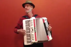 手风琴独奏《拉德斯基进行曲》图片