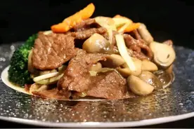 蚝油牛肉是海鲜味与牛肉激情碰撞的结晶，宝宝们的最爱图片