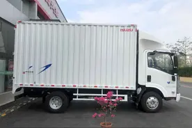 庆铃五十铃最新换代轻卡车型，底盘可靠国六排放，内饰也更高端了图片