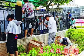 厦门工商旅游学校：一骑隔墙把号叫 人人皆知外卖来 学生频点外卖惹家长担心；食堂煞费苦心争取赢回学生图片