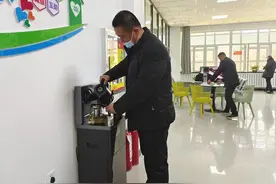 东泉路停车场有了“公交司机之家”图片