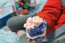 特写 | 重庆4岁确诊小女孩一句话暖化众人图片