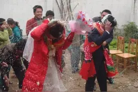 农村倒插门女婿过的为什么这么惨！是指责？还是背后舆论不断？图片