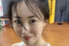 “梨涡女神”朱珠晒健身照！很瘦却有明显肌肉，汗涔涔的样子真美图片