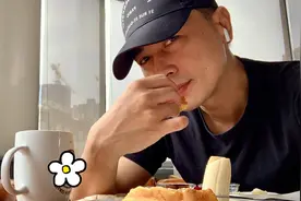被迫营业？保剑锋罕见晒自拍，赵丽颖杨幂再忙也要抽空晒自拍图片