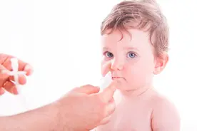 孩子咳嗽流鼻涕，得支气管炎，要雾化吗？阿奇霉素等药需要吃吗？图片