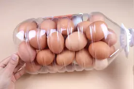 空油桶如何装鸡蛋？姑娘亲身演示，步骤很简单，看完涨知识