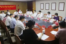 余新国到所在党支部讲党史专题党课【深政之声】图片