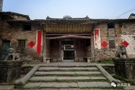 “屋宅入门步步高，须知日后出富豪”，啥意思，有道理吗？￼图片