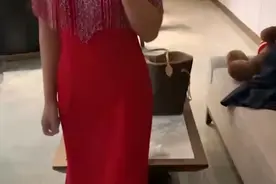 第一次结婚没经验，安徽小伙婚礼把新娘落在酒店，当晚新娘抱狗睡图片