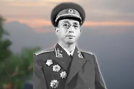 左权将军牺牲时，身边还有一位开国少将，也受了重伤视频封面