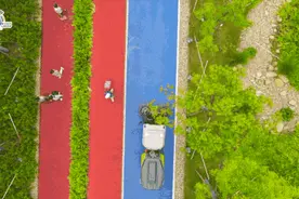 前方高能！无人驾驶清扫车亮相滴水湖畔，你看到了吗？图片