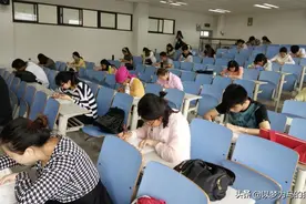 师范生考不上编制，这4条出路还不错，发展前景也很好图片