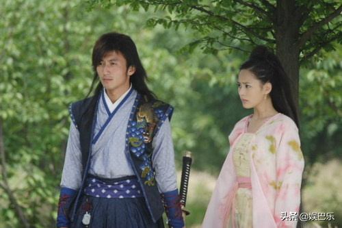 谢霆锋在《双龙记》中演梁赞的儿子,讲述两位武学奇材的宿命死斗.