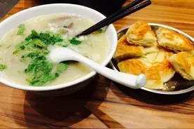 后生，来，搓个背包图片