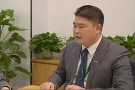 他，硕士毕业，从大学老师转行在链家卖房图片