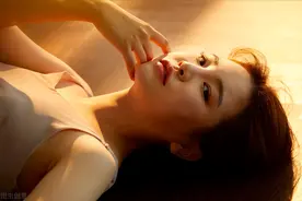 故事：暗恋三年的男神酒醉睡着，我偷偷向他表白，却不知他是装的图片