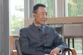 喉癌发出的第一个信号，容易错当成咽炎，2个特点要注意区分图片