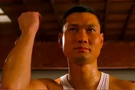 把李连杰打骨折，一脚把杨丽菁踢进医院，拳王周比利到底有多强？图片