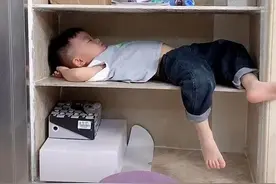 姐姐开学一周，弟弟“花式”想姐姐，妈妈：忘记她揍你的时候了？图片