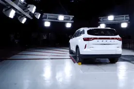 哈弗H6碰撞试验翻车与C-NCAP官网翻车是巧合吗？图片