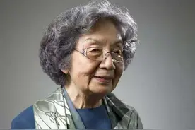 生命如行在地狱之上凝视繁花：世界以痛吻我，我报以千百首诗歌图片