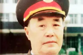 中印战争结束后，我军“王牌师”师长董占林，被授予了什么军衔？图片