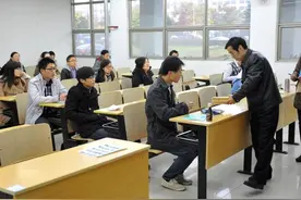 考公面试被问到“父母工作”，先别说实话，聪明考生一般这样说图片