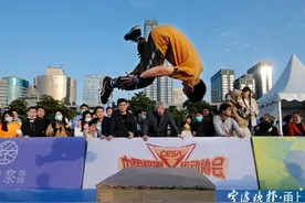 国际跑酷大师赛上，这位宁波选手身材最瘦小！但他说：跑酷让自己更“全能”图片