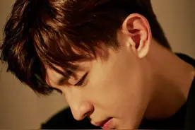 18个男生拍照姿势合集！让你做「朋友圈」最靓的仔图片