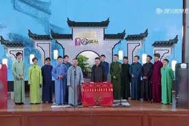 德云斗笑社收官｜看看最后郭德纲送给徒弟们那些寓意深刻的字吧图片