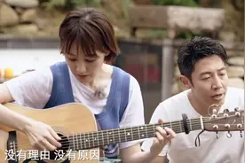 王冠和撒贝宁合唱情歌，唱“哭”鞠萍蔡明！38岁仍单身被多次催婚图片