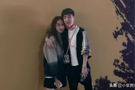 Langx已开启休假模式，女友秀恩爱合照，网友：好好享受假期图片