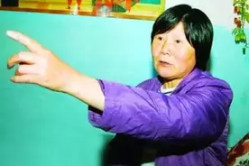 湖北19岁少女为了救农妇，赤手空拳打死一头金钱豹，后来怎么样了图片