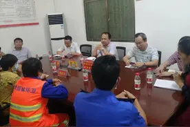 三亚市天涯区领导干部开展接访活动图片