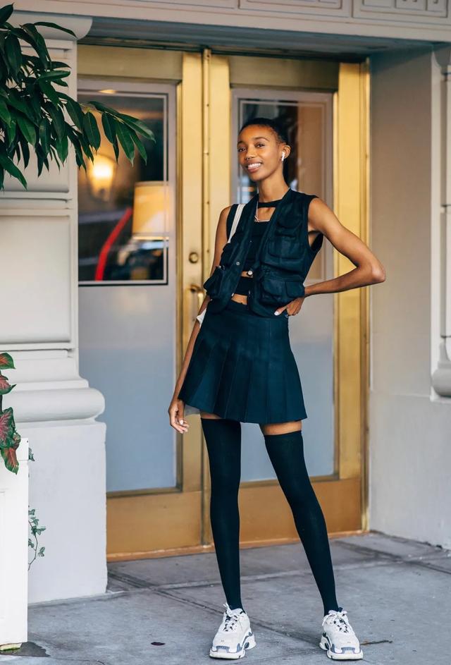 女明星秋季撞衫的第一件单品,我再也不说它鸡肋了