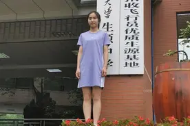 四川马尾女孩高考614分，放弃985大学，入选川南唯一女空军飞行员图片
