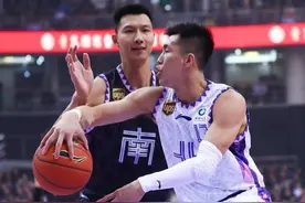 10年了！郭艾伦还是CBA最佳后卫，他不给别人不能抢，无敌多寂寞图片