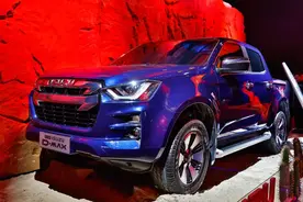 车身带大梁+柴油动力，10来万买台五十铃D-MAX！真香图片