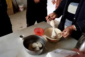南方过年必备的年货，正宗的纯手工糍粑，老少都爱吃视频封面