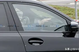 新车 | 宝马新款3系内饰首曝，配宝马i4同款双连屏？追赶奔驰C级图片