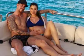 十位美艳太太，莱万妻最“凶悍”，皮克妻最有名，格策妻最有手段图片