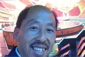 河北46岁农民，种树养牛负债30万，却靠唱歌爆红，两年赚50万元图片