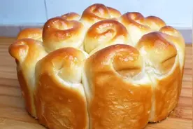 原来面包柔软拉丝有技巧，学会这个做法，好吃不硬，想失败都难图片